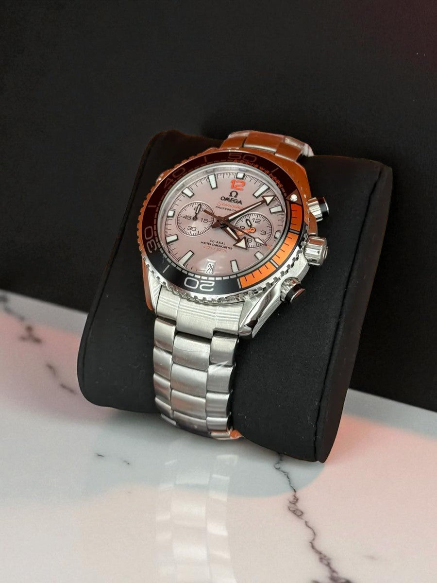 Omega Seamaster Planet Ocean 600M Co-Axial Master Chronometer Chronograph – Beyaz Kadran / Turuncu