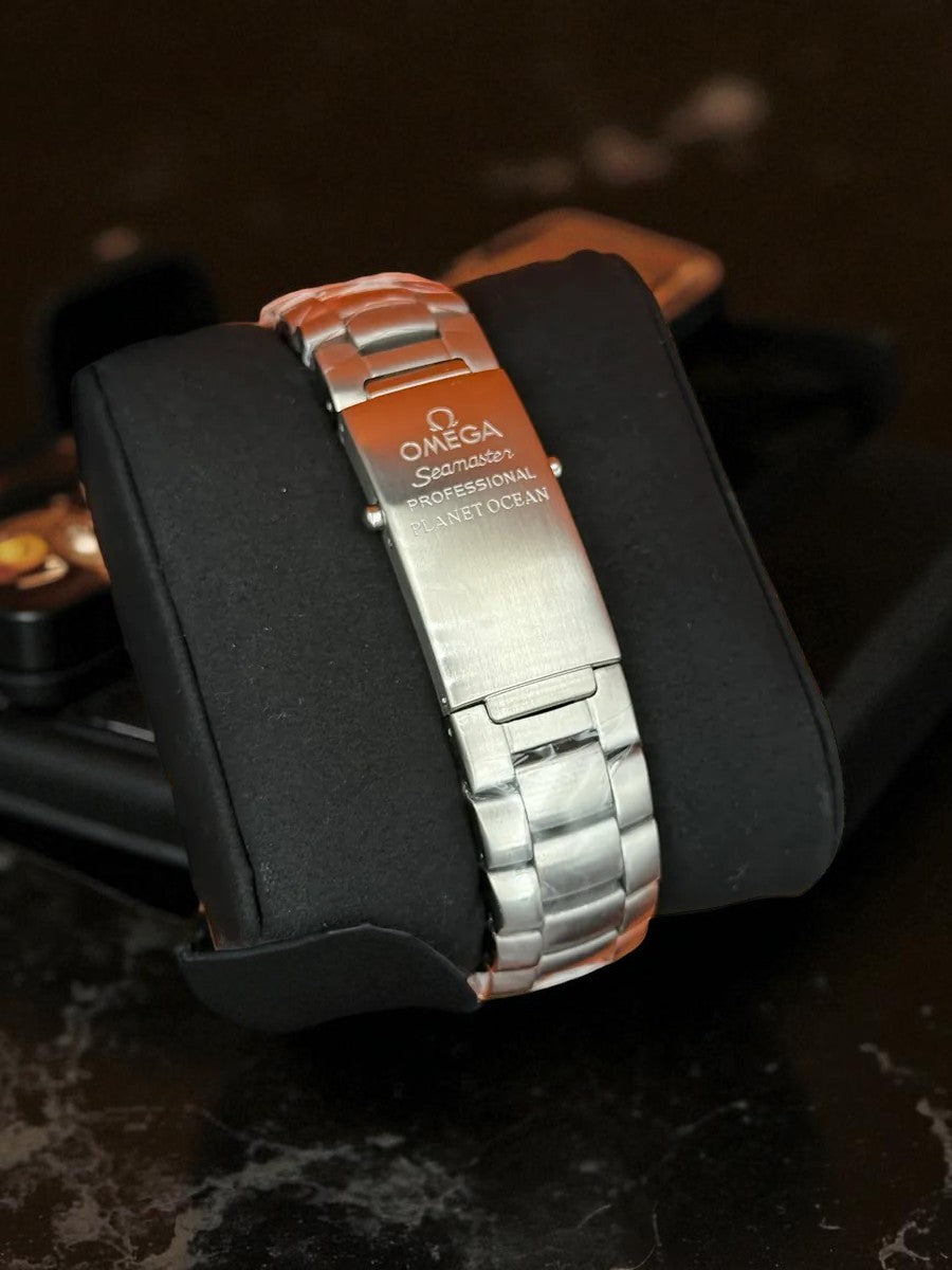 Omega Seamaster Planet Ocean 600M Co-Axial Master Chronometer Chronograph – Beyaz Kadran / Turuncu