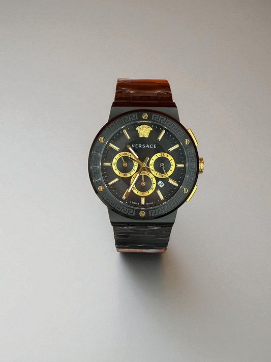 Versace V-Race Chronograph – Siyah Kasa, Gold Detaylar