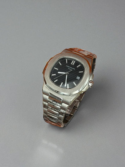Patek Philippe Nautilus – Siyah Kadran, Paslanmaz Çelik Kasa ve Bilezik