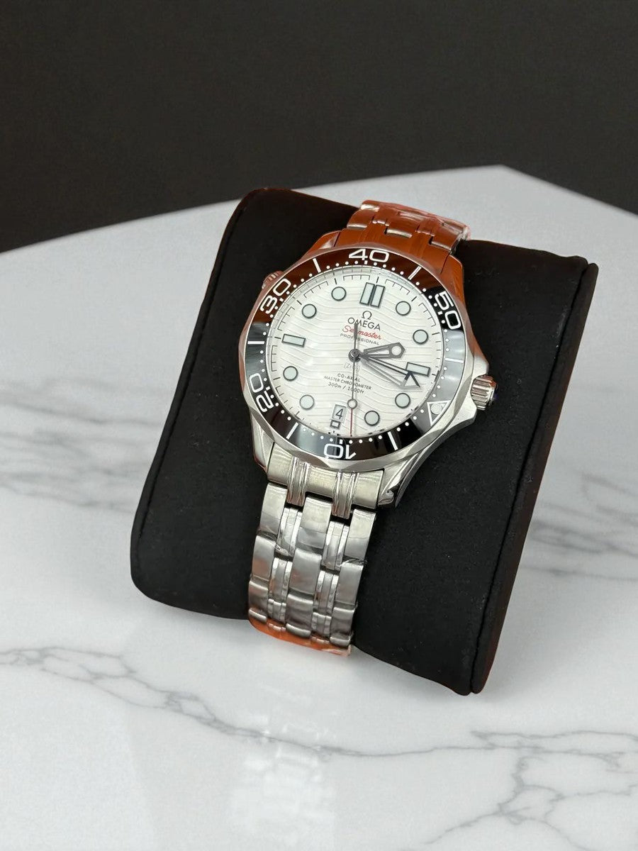 Omega Seamaster Diver 300M Co-Axial Master Chronometer 42 mm – Beyaz Kadran