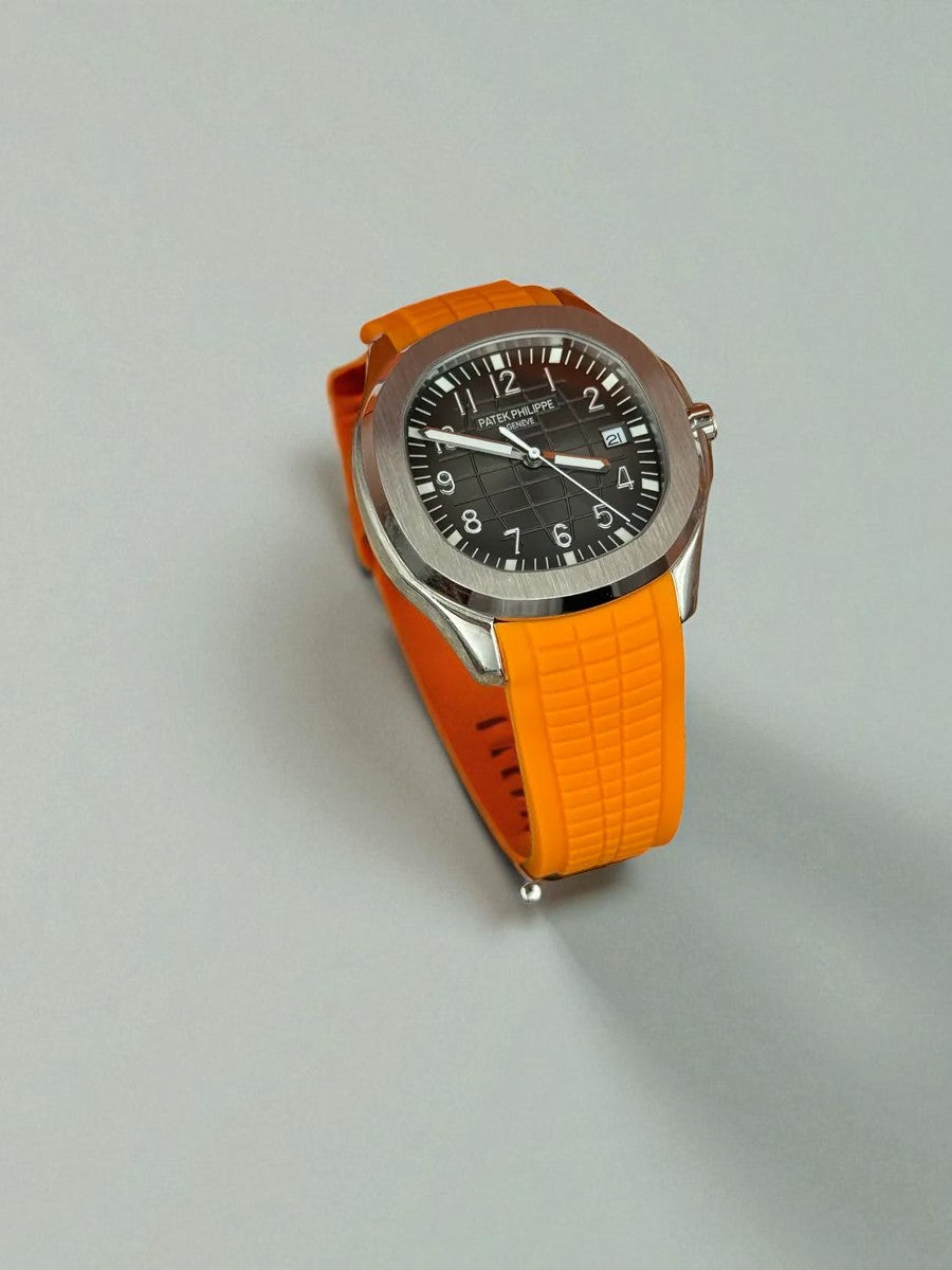 Patek Philippe Aquanaut – Siyah Kadran, Çelik Kasa, Turuncu Kauçuk Kayış