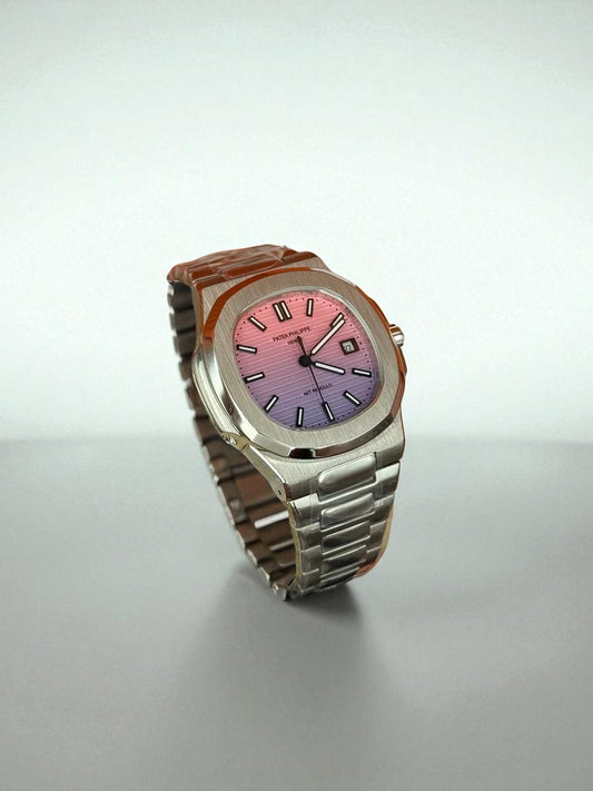 Patek Philippe Nautilus – Sunset Pink Degrade Kadran, Çelik Kasa ve Bilezik