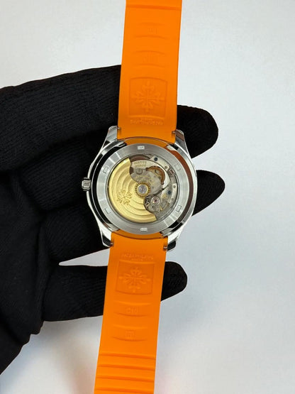Patek Philippe Aquanaut – Siyah Kadran, Çelik Kasa, Turuncu Kauçuk Kayış