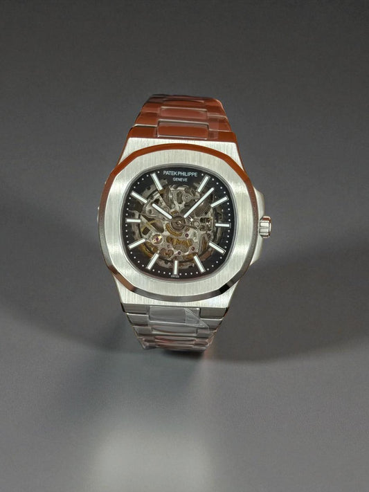Patek Philippe Nautilus Skeleton – Açık Mekanizmalı Gümüş Kasa ve Bilezik